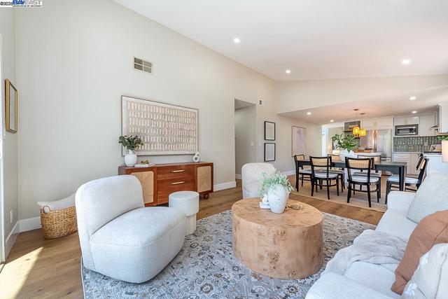 Image 26 of 54 For 32996 Soquel St