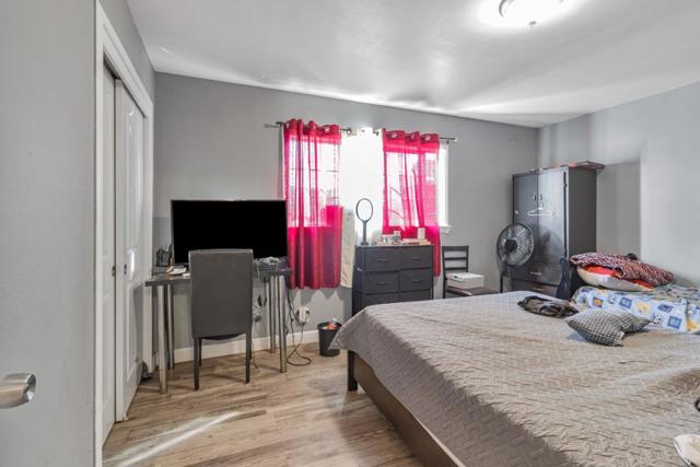 748 Clara Street, Oakland CA: https://media.crmls.org/mediaz/d4daf115-7041-46cf-82d7-d995b3070bad.jpg