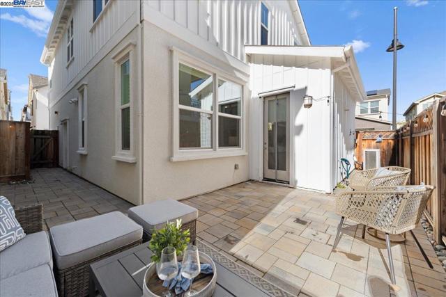 4026 Chalk Hill Way, Dublin CA: https://media.crmls.org/mediaz/d4db994c-a8dd-4930-9b4f-69d04797b75d.jpg