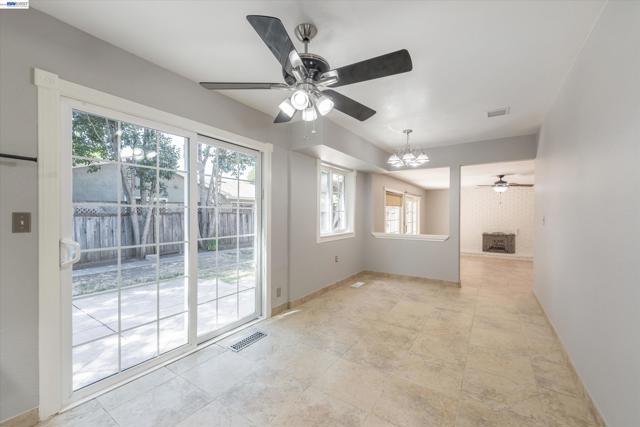 Image 11 of 36 For 6735 Stephan Ct