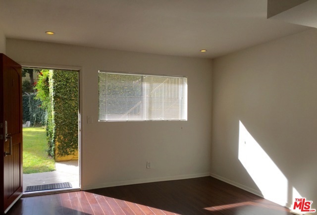 3712 Evans Street, Los Angeles CA: https://media.crmls.org/mediaz/d4ddcf0f-c9d7-4ee8-98ca-fd4847c08bed.jpg