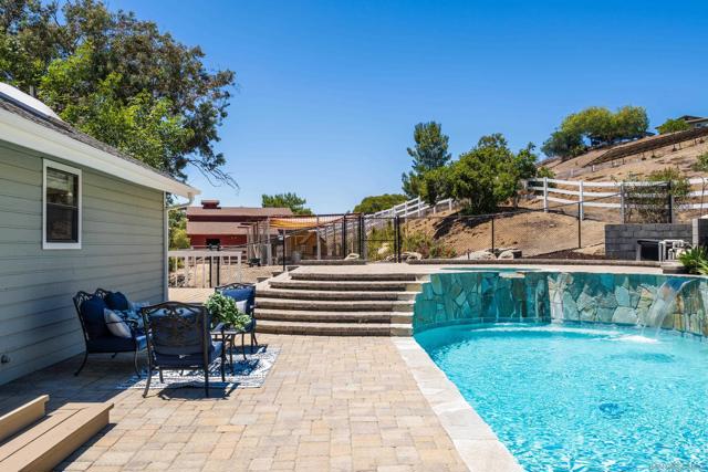 9844 Lorraine Ridge Trail, El Cajon CA: https://media.crmls.org/mediaz/d4dde0ed-6d92-4209-ba3c-6053a7391647.jpg