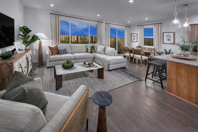 350 Golden Cloud Avenue, Hollister CA: https://media.crmls.org/mediaz/d4dde3f7-2774-452e-8c07-816e89f8981f.jpg