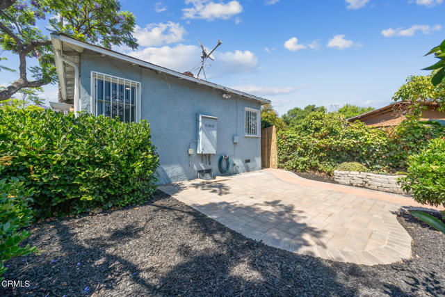 1268 Mentone Avenue, Pasadena CA: https://media.crmls.org/mediaz/d4de4156-88ab-4d9b-98a6-87b5c6ce0bea.jpg
