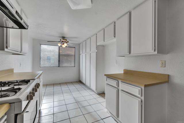 Detail Gallery Image 14 of 38 For 2211 Calle Jalapa #109,  West Covina,  CA 91792 - 3 Beds | 3 Baths