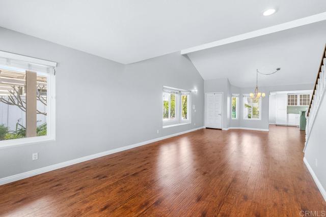 Detail Gallery Image 4 of 61 For 4169 Rhodes Way, Oceanside,  CA 92056 - 2 Beds | 2/1 Baths