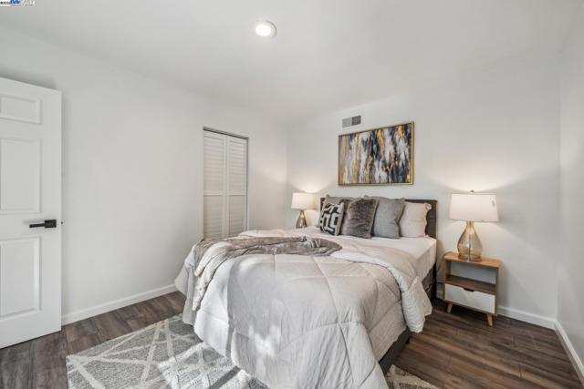 316 3Rd Ave S, Pleasant Hill CA: https://media.crmls.org/mediaz/d4df94cb-f2c6-488c-b78c-3779ba784835.jpg