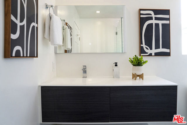 1515 N Fairfax Avenue, Los Angeles CA: https://media.crmls.org/mediaz/d4dfdd4e-8b96-41d0-ab12-2c8f47ad3ee2.jpg