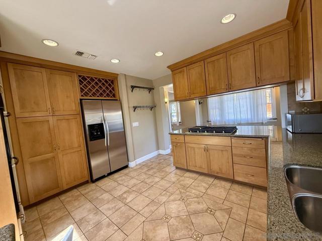 2375 Montclair St, San Diego CA: https://media.crmls.org/mediaz/d4e01ff1-31e3-4be4-9846-8c5cc50c9381.jpg