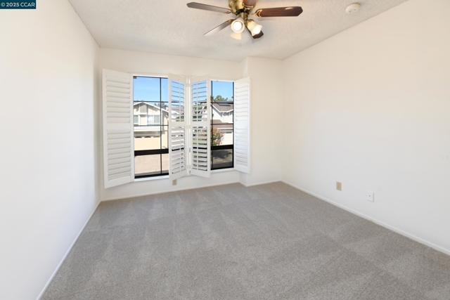 319 Oak Glen Ct, Martinez CA: https://media.crmls.org/mediaz/d4e0877a-2583-4e0e-b5f4-97e98ed81f72.jpg