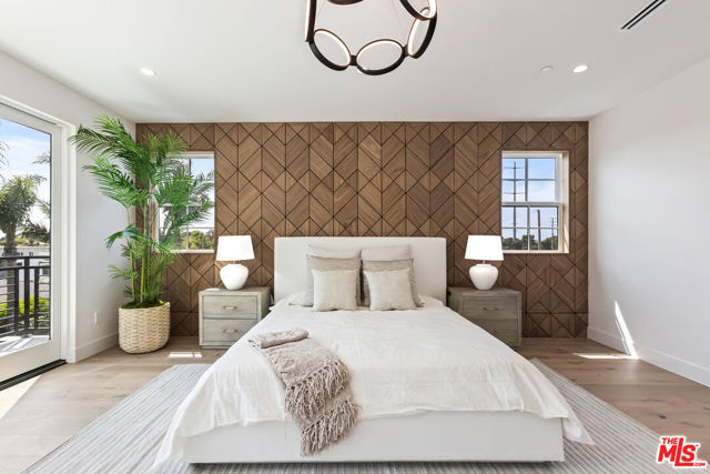 908 Rosecrans Avenue, Manhattan Beach CA: https://media.crmls.org/mediaz/d4e0d626-b6d8-4d30-a81e-b7209ed08ffa.jpg