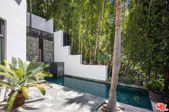 1642 Lindacrest Drive, Beverly Hills CA: https://media.crmls.org/mediaz/d4e1b8f7-d86d-42c2-b508-3a766de2b409.jpg