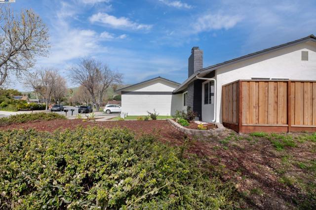 1300 Cirolero St, Milpitas CA: https://media.crmls.org/mediaz/d4e1edd5-82b3-41f5-a328-f9ae9c5849de.jpg