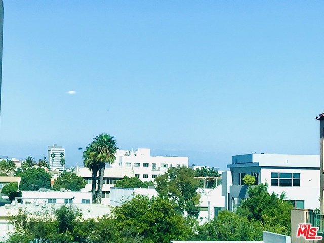 https://media.crmls.org/mediaz/d4e1fa00-a20d-4a12-b4cd-e8e7d737ed6d.jpg?preset=X-Large