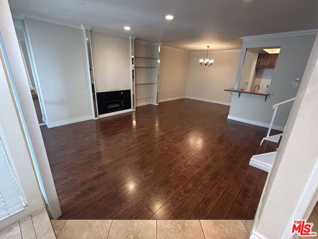 5142 Zelzah Avenue, Encino CA: https://media.crmls.org/mediaz/d4e202d1-1522-4a44-af9b-8758315d0a91.jpg