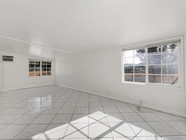 1621 Lilac, Ramona CA: https://media.crmls.org/mediaz/d4e2426f-9a9e-4f4a-846c-c0074ee3f0ee.jpg
