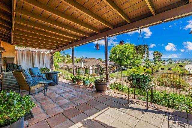 2092 Golden Circle Dr, Escondido CA: https://media.crmls.org/mediaz/d4e29d51-b5aa-4086-9055-e612aaa74079.jpg