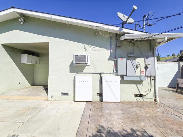 Image 27 of 40 For 1582 Fall Avenue