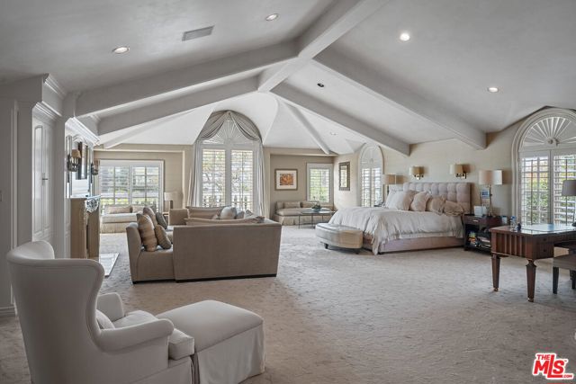 136 Georgina Avenue, Santa Monica CA: https://media.crmls.org/mediaz/d4e3836f-b136-4568-be5c-f0e8bd5d1064.jpg