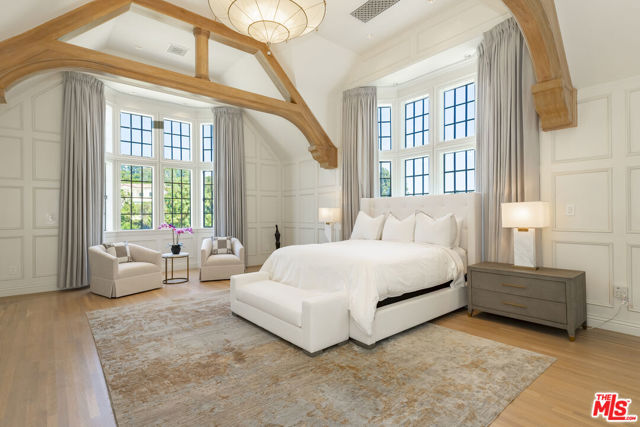 10950 Bellagio Road, Los Angeles CA: https://media.crmls.org/mediaz/d4e4aa10-fbbe-4290-8a20-b84832f1ab2f.jpg