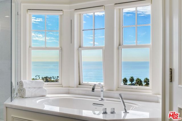 6277 Sea Star Drive, Malibu CA: https://media.crmls.org/mediaz/d4e52b31-8a5f-43cb-a5b6-5193a6c99ee5.jpg