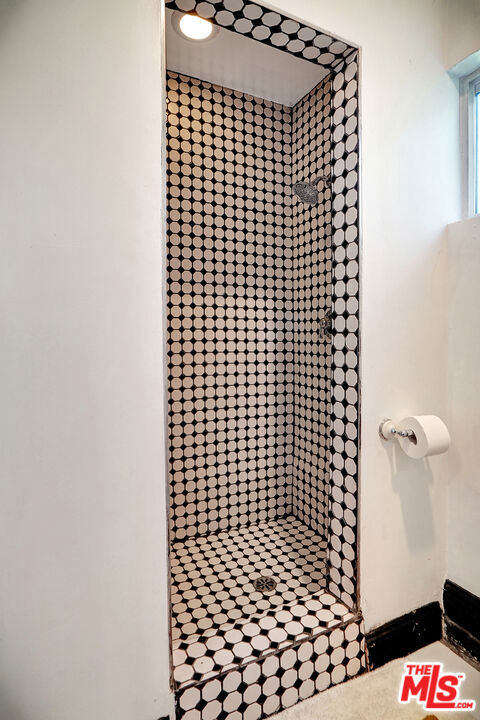 9210 S Van Ness Avenue, Los Angeles CA: https://media.crmls.org/mediaz/d4e56e8f-6b04-4a4d-a2c3-bd9085b76f00.jpg