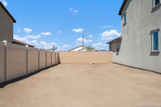 15353 Dawning CT, Lake Elsinore CA: https://media.crmls.org/mediaz/d4e5c717-9172-40a1-b258-cd6d49d51a6b.jpg