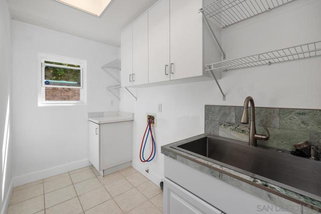 6013 Oakgate Row, La Jolla CA: https://media.crmls.org/mediaz/d4e5d5b0-4763-44a0-8c87-e16b51dcd691.jpg