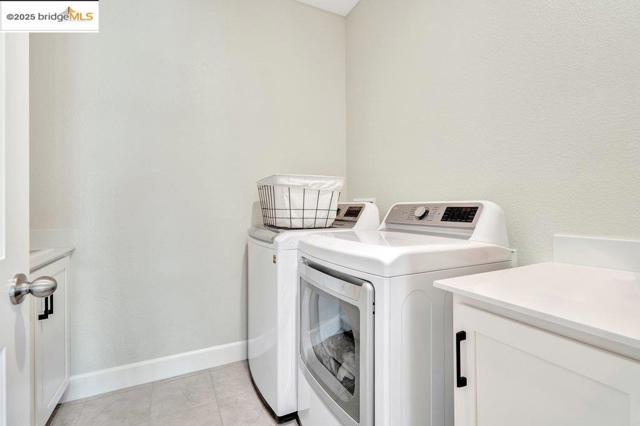 304 Adora Ln, Oakley CA: https://media.crmls.org/mediaz/d4e7dbb8-a04b-494f-abdb-e591f1952ecc.jpg