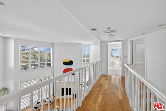 10307 Missouri Avenue, Los Angeles CA: https://media.crmls.org/mediaz/d4e82433-2877-4a3b-b73f-343ac025ff4d.jpg