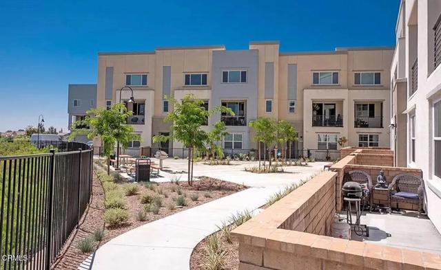 Detail Gallery Image 2 of 36 For 799 Highline Way, Upland,  CA 91784 - 4 Beds | 5/1 Baths