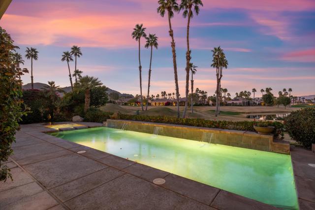 81100 Legends Way, La Quinta CA: https://media.crmls.org/mediaz/d4e84fa4-8de6-419a-a9a6-4b425dff9513.jpg