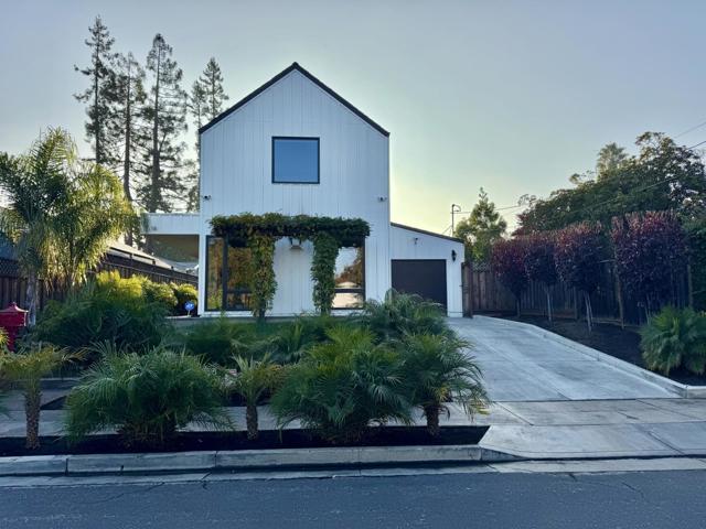 16 Hillview Avenue, Redwood City CA: https://media.crmls.org/mediaz/d4e88027-87a4-4159-8b85-20bd32a7c0d2.jpg