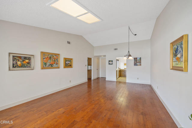 31310 village 31, Camarillo CA: https://media.crmls.org/mediaz/d4e8854d-b9ca-41b0-8f16-4768c5062448.jpg