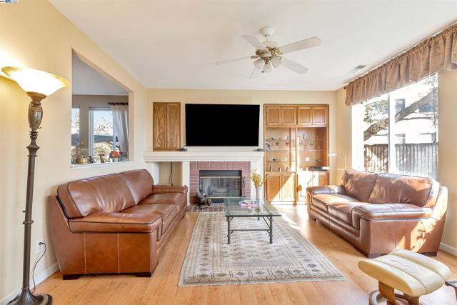 Image 7 of 53 For 2386 Pacifica Ct