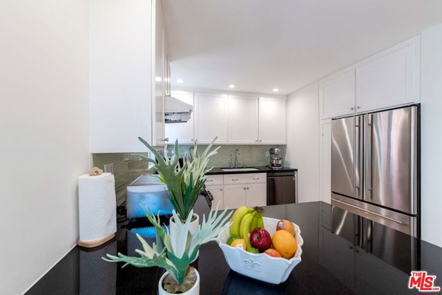 933 17th Street, Santa Monica CA: https://media.crmls.org/mediaz/d4e99d84-057b-4983-8c31-fcf88cc7f9a7.jpg
