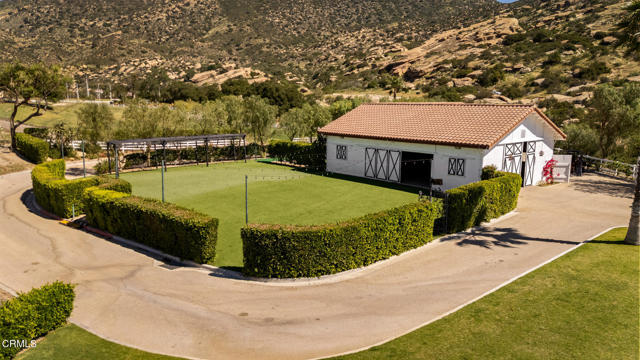 Detail Gallery Image 27 of 75 For 2940 Kuehner Dr, Simi Valley,  CA 93063 - 57 Beds | 40 Baths