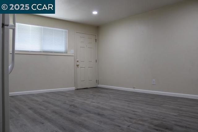 527 Vaqueros Ave, Rodeo CA: https://media.crmls.org/mediaz/d4e9f726-6c69-42b5-a7bc-9df21dd8461a.jpg