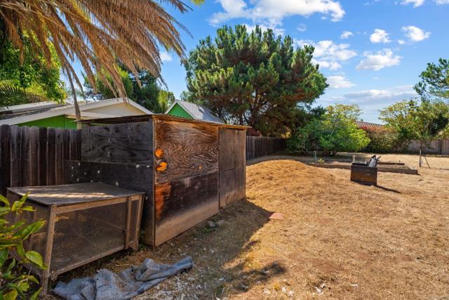 1565 Chestnut Avenue, Carlsbad CA: https://media.crmls.org/mediaz/d4ea0fa1-0e6d-4c84-b292-e3bb3cd3d2f4.jpg