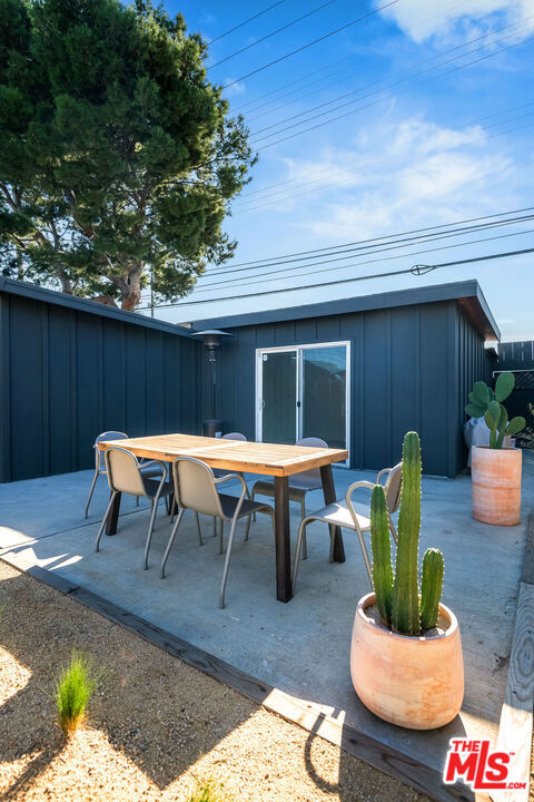 6116 W 85th Place, Los Angeles CA: https://media.crmls.org/mediaz/d4eaf8ec-5ded-431e-a2b7-5e6b7c7d8e47.jpg