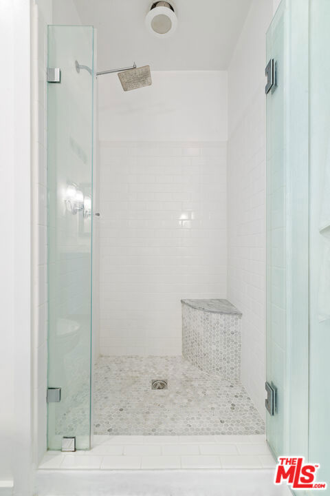 4460 Stansbury Avenue photo 23