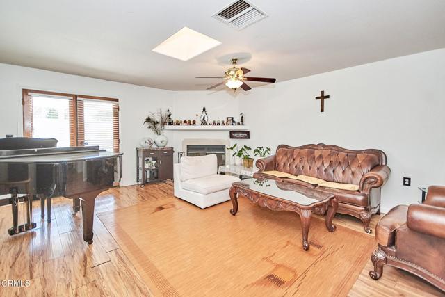 Detail Gallery Image 7 of 49 For 9527 Riggins Rd, Phelan,  CA 92371 - 4 Beds | 2/1 Baths