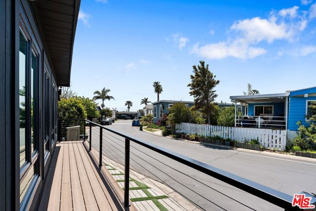 29500 Heathercliff Road, Malibu CA: https://media.crmls.org/mediaz/d4ecb258-67a0-49ab-827c-4e754b202e84.jpg