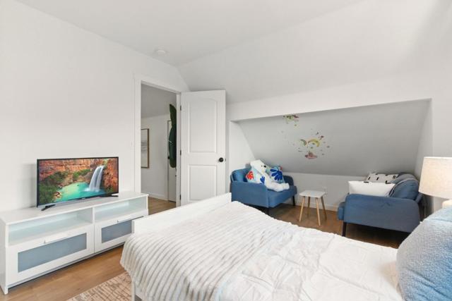 640 Heather Court, Pacifica CA: https://media.crmls.org/mediaz/d4ed074d-7678-4e8d-8430-8173b508f64c.jpg