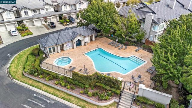 422 Sutton Cir, Danville CA: https://media.crmls.org/mediaz/d4ed2563-db81-459f-bb1e-bb5b5708534e.jpg