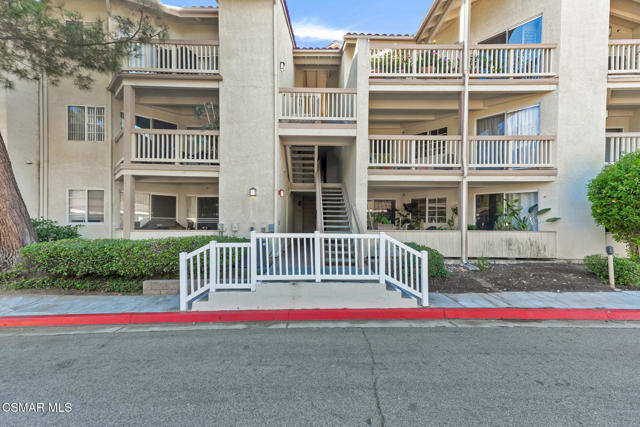 5728 Oak Bend Ln  -  HsHProd-32