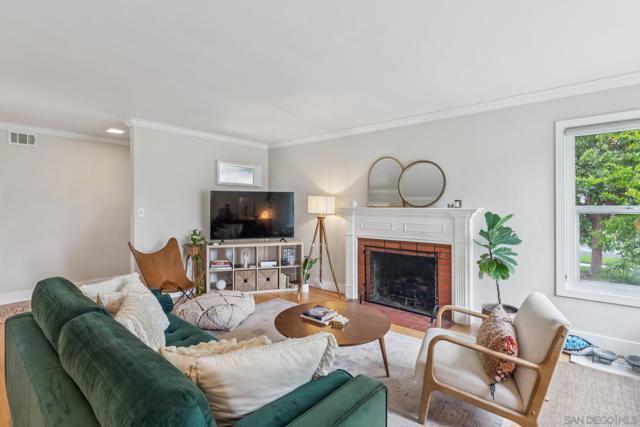 701 Catalina Ave, Santa Ana CA: https://media.crmls.org/mediaz/d4ed625c-67be-4941-897e-0b4ef8e9e9aa.jpg