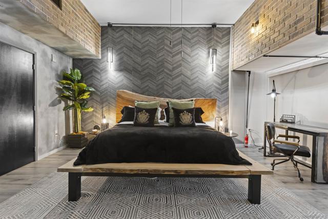 350 11Th Ave, San Diego CA: https://media.crmls.org/mediaz/d4ed6c72-5750-4452-8d5f-869b9b464ad8.jpg
