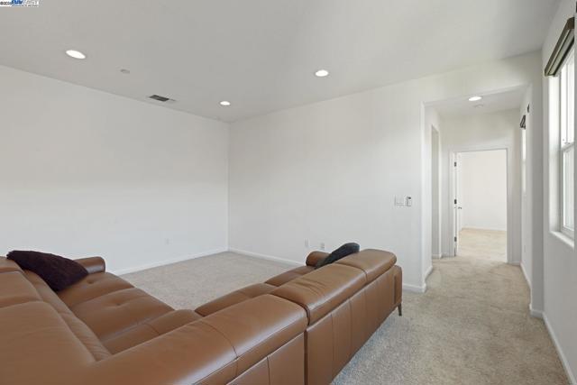 1025 S Fowler Ln, Mountain House CA: https://media.crmls.org/mediaz/d4ed6cec-6de6-4c83-a9b8-e347fd20c8b9.jpg
