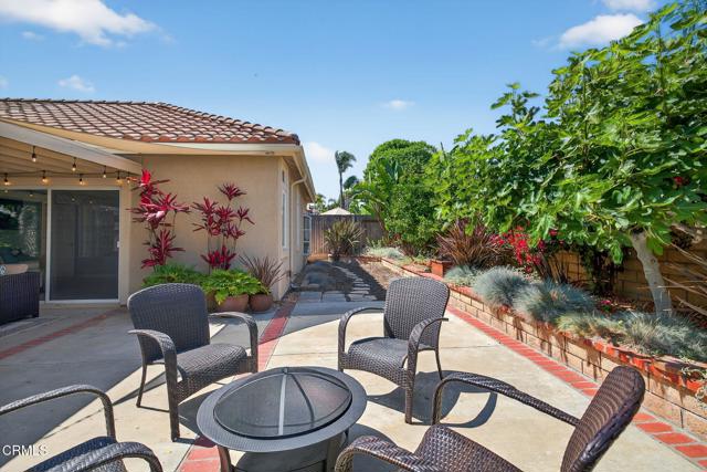 28 San Bernardino Avenue, Ventura CA: https://media.crmls.org/mediaz/d4edc815-ebea-4d32-ab19-be63d7a57e06.jpg